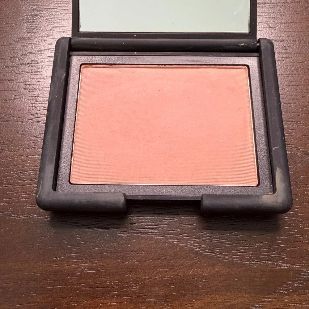 NARS Blush in Behave